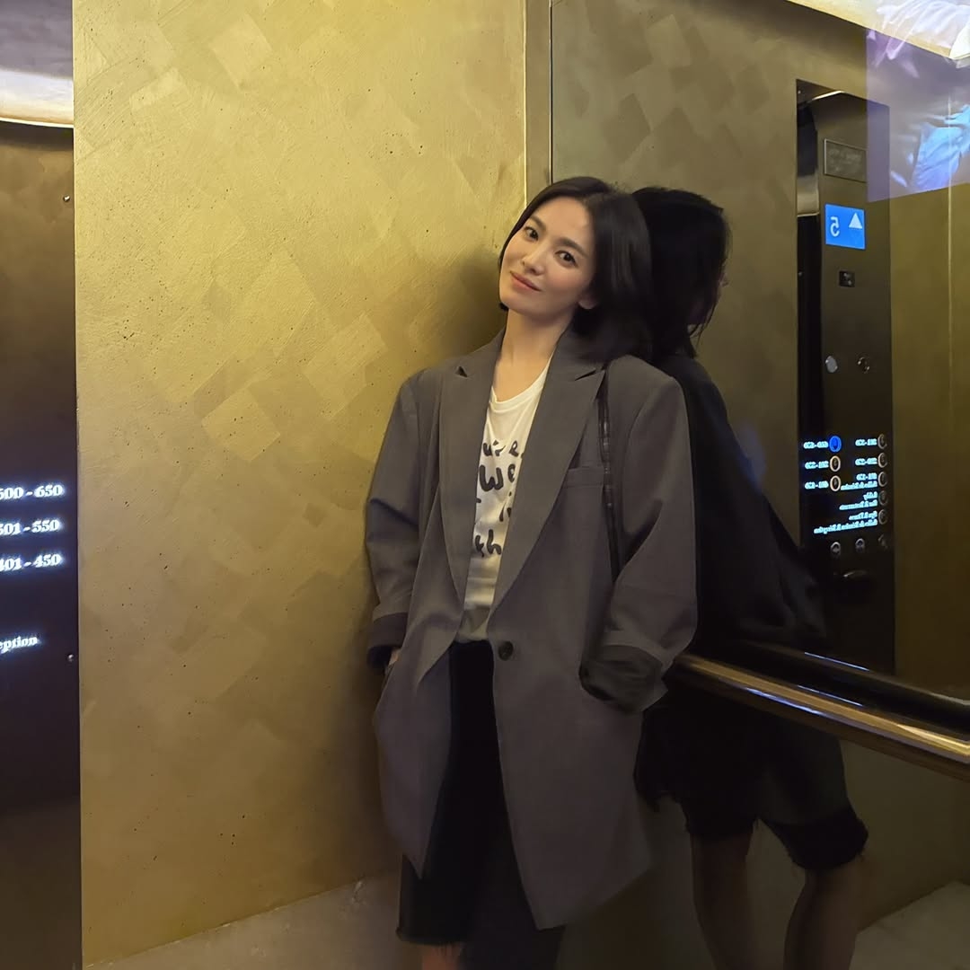사진=송혜교 채널