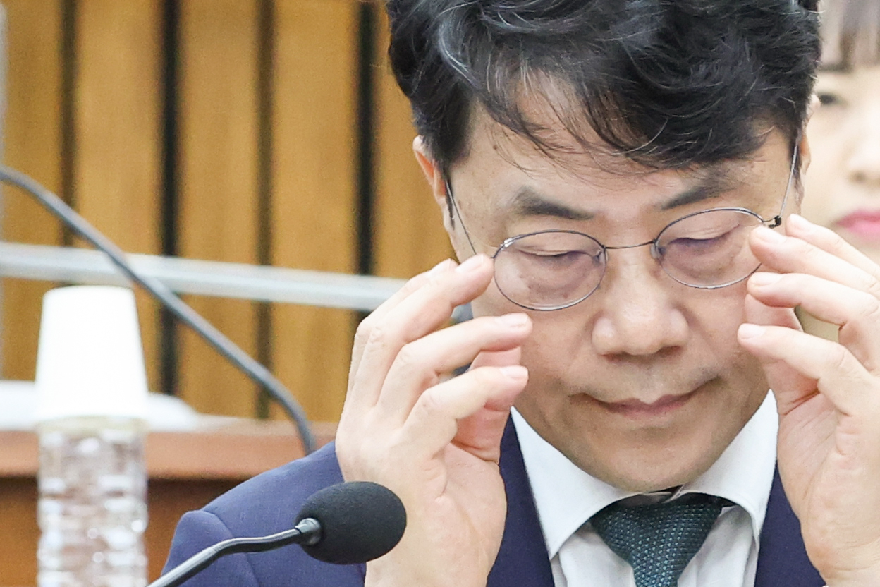 Kim Sung-soo, a nominee for Supreme Court justice, appears at a confirmation hearing held at the National Assembly on Monday. (Yonhap)