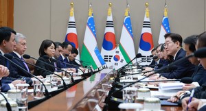 李대통령, 우즈벡과 정상회담…“핵심 광물·AI·방산 호혜 협력 확대”