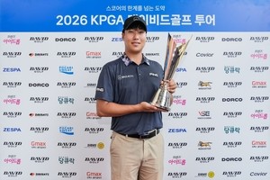 Left-handed golfer Lee Seung-chan claims second win of season after two playoff holes