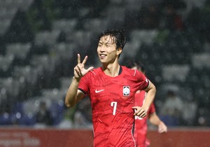 S. Korea beat Qatar in men's football behind midfielder's hat trick