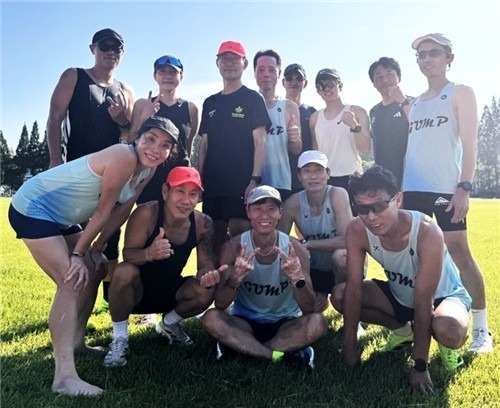 Members of the GUMP running club pose for a photo. (Jeonbuk Fire Safety Headquarters)