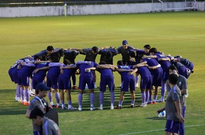 Football teams arrive late to stadium after bus drivers get lost