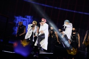 20주년 빅뱅, 美 메트라이프 스타디움도 전석 매진..11년 만 방문에도 ‘굳건’
