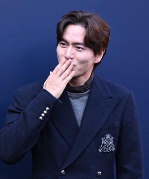 [포토] 이진욱 ‘손키스는 기본’