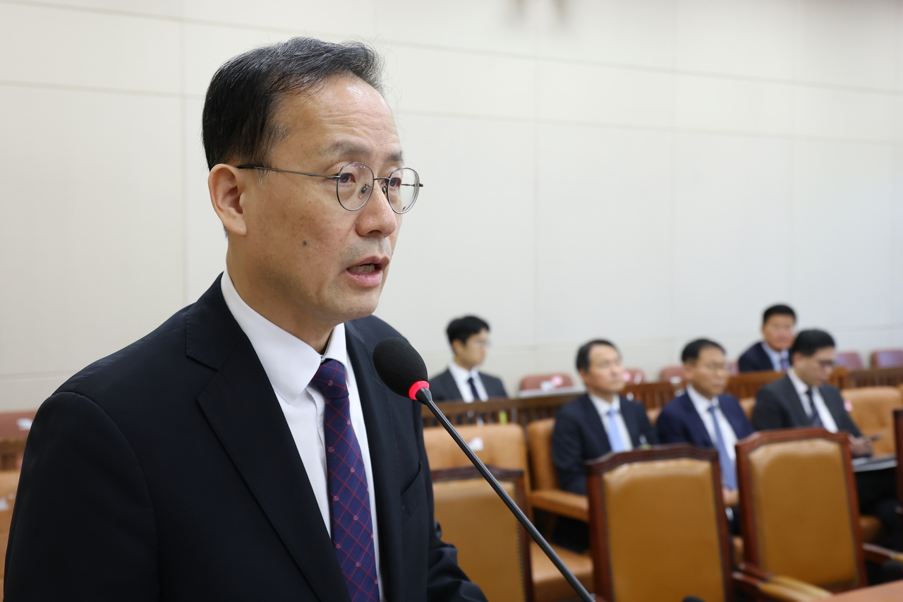 Finance minister nominee Lee Hyung-il delivers his opening remarks at his confirmation hearing at the National Assembly on Tuesday. (Yonhap)