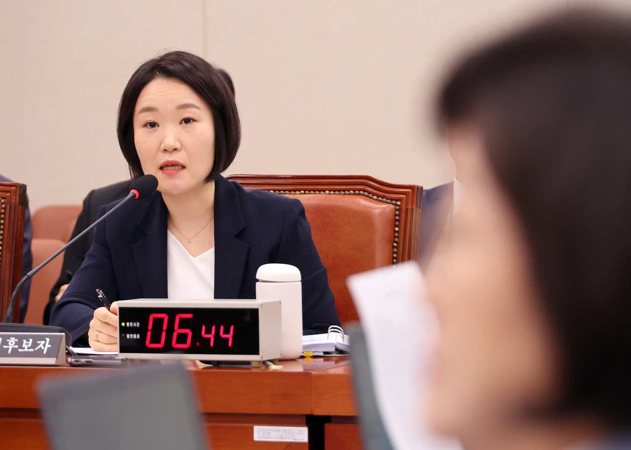 이소영 중소벤처기업부 장관 후보자가 15일 국회 산업통상자원중소벤처기업위원회에서 열린 인사청문회에서 의원들의 질문에 답하고 있다. [연합]