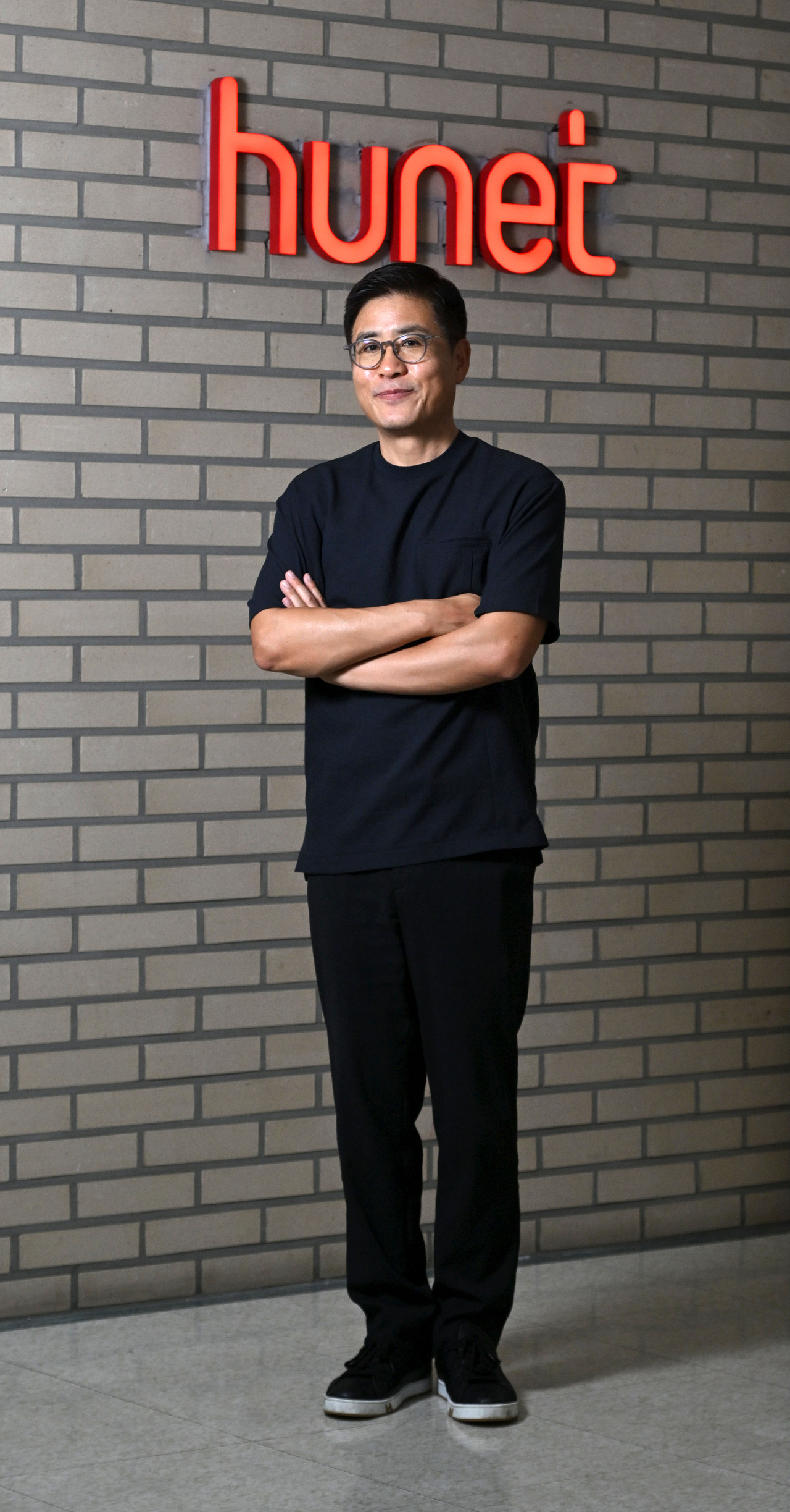 조영탁 휴넷 대표가 지난 2일
서울 구로구 휴넷 본사에서
헤럴드경제와 인터뷰에 앞서
포즈를 취하고 있다.
임세준 기자