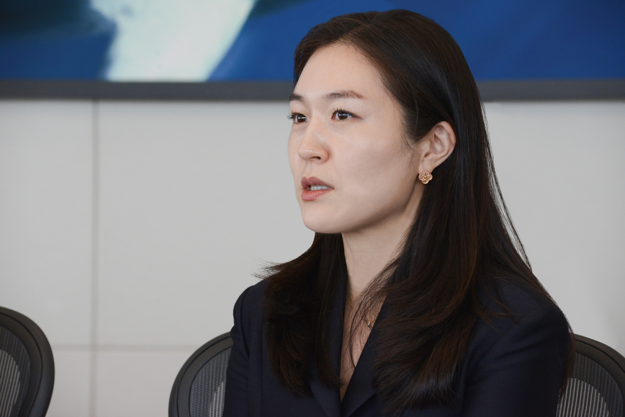 태평양 IPO팀의 현예림 변호사(변호사시험 3회)가 최근 헤럴드경제와 인터뷰를 하고 있다. [법무법인 태평양 제공]