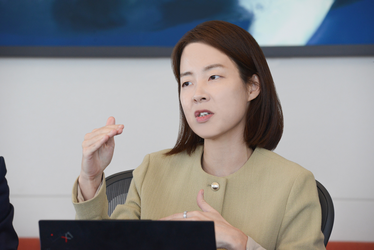 태평양 IPO팀의 하영진 변호사(변호사시험 1회)가 최근 헤럴드경제와 인터뷰를 하고 있다. [법무법인 태평양 제공]