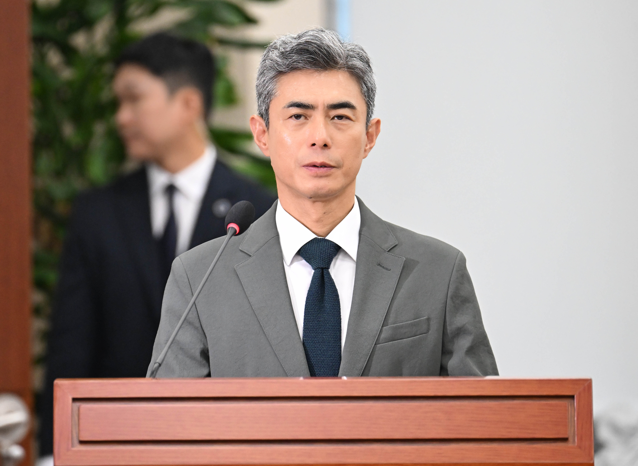 강신철 국방부 장관 후보자가 16일 오전 서울 여의도 국회 국방위원회에서 열린 인사청문회에서 모두발언을 하고 있다. 이상섭 기자