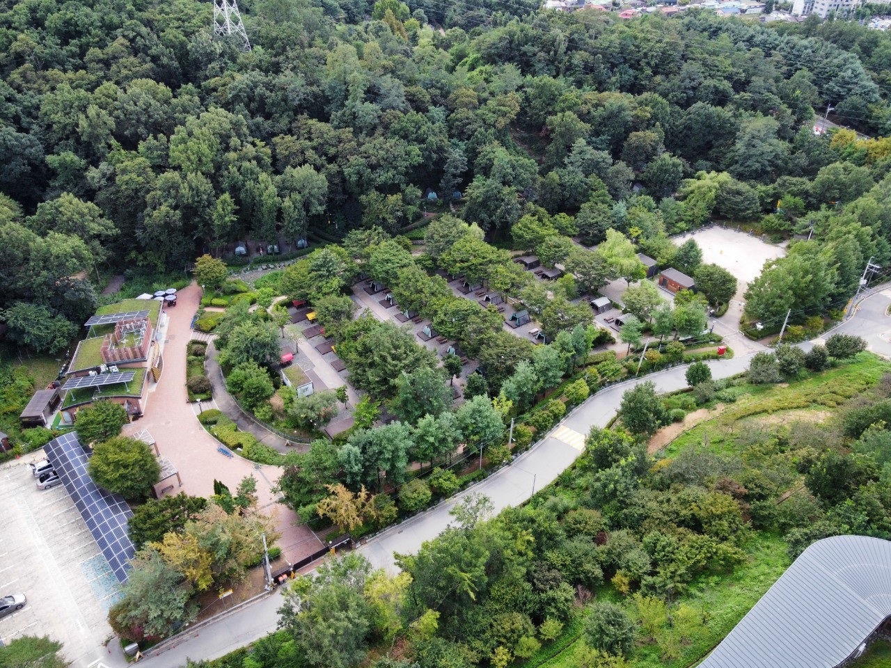 Gangdong Greenway family campsite