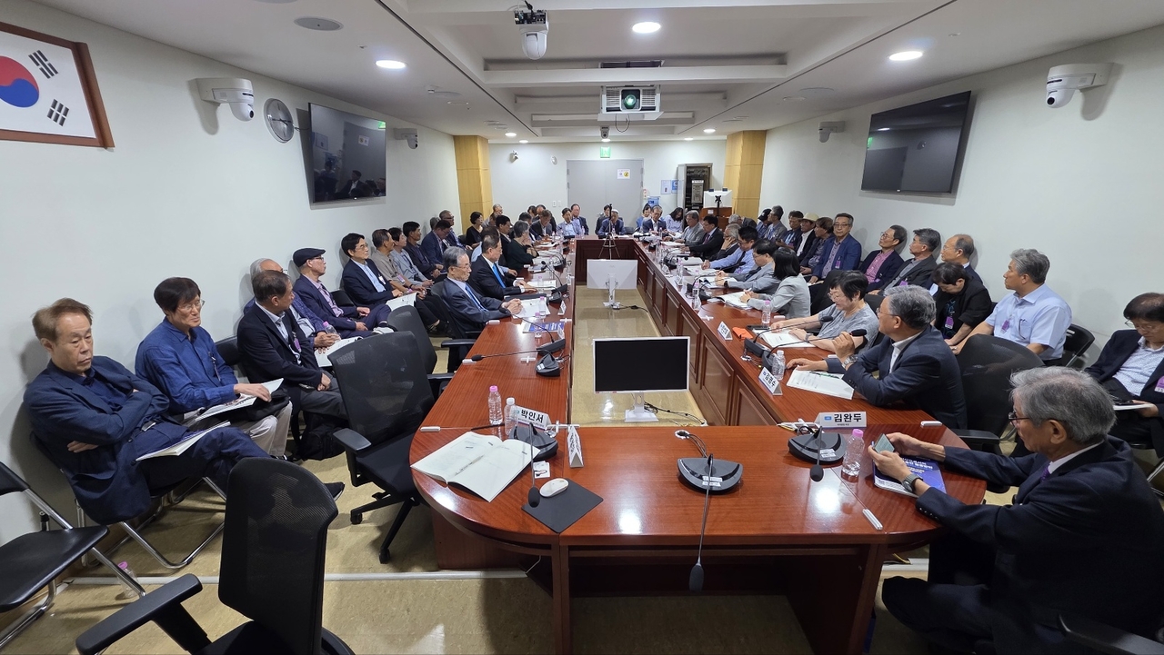 The National Assembly policy forum on "Utilizing Senior Science and Technology Professionals as National Strategic Assets." [Provided by the Federation of Senior Science and Technology Professionals]