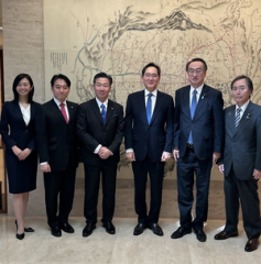 Samsung opens Yokohama R&D hub as Lee Jae-yong holds surprise lunch with Japanese Senate delegation