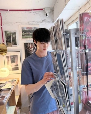 변우석, 심쿵 피지컬에 순둥 보조개까지..남친의 정석