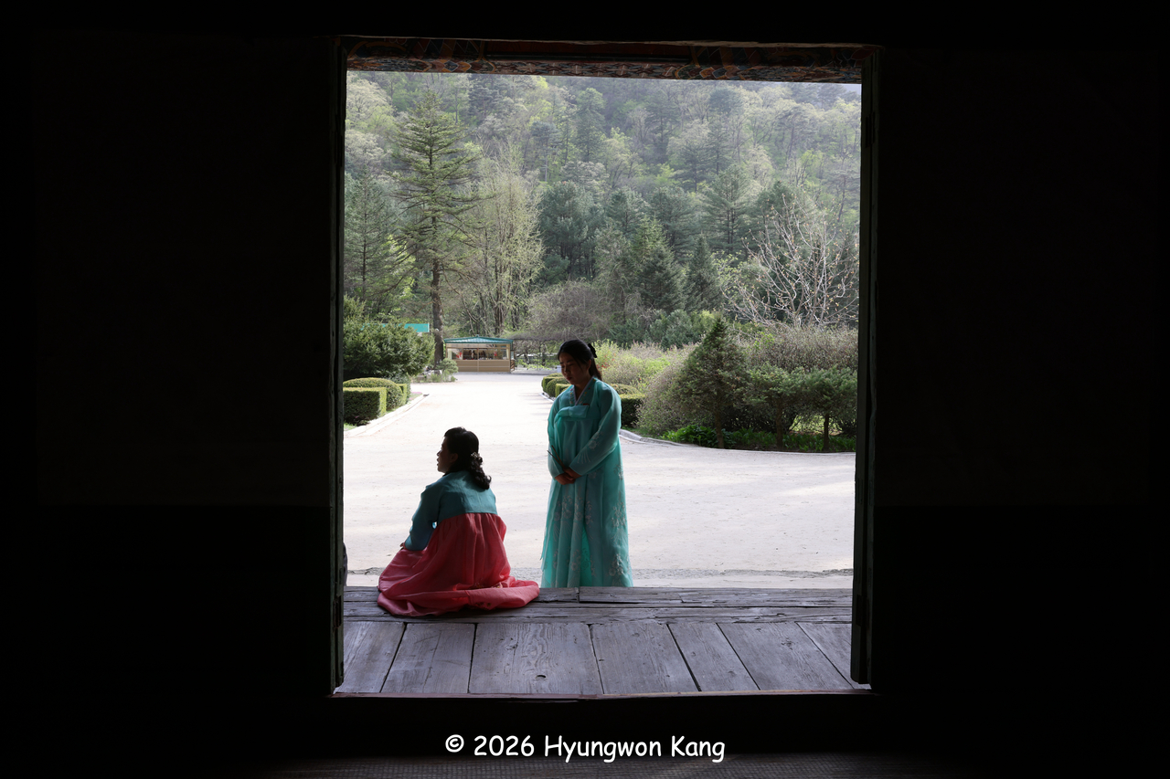 Tour guides await visitors at Pohyonsa Temple in Myohyangsan, North Korea. Tourism is generally exempt from the comprehensive economic sanctions imposed by the United Nations Security Council. (Hyungwon Kang)
