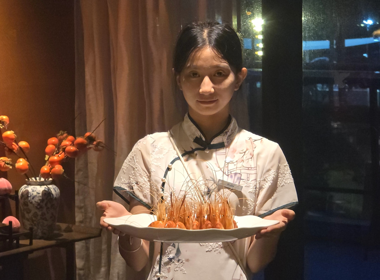 싼야 JW메리어트 호텔의 친절한 스태프