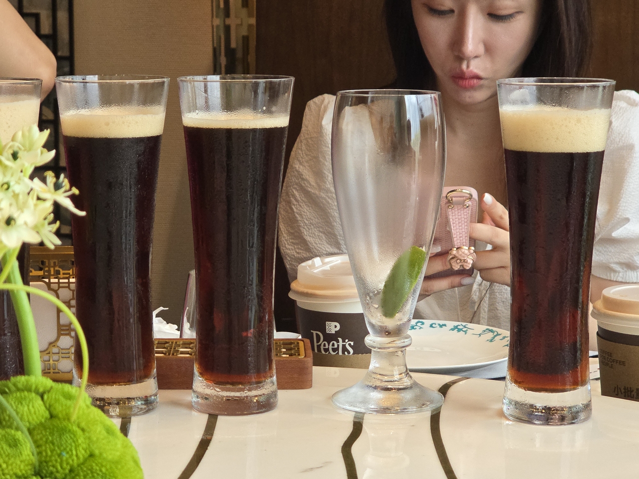 싼야 흑맥주는 생각지도 못했던 선물같은 맛이었다.