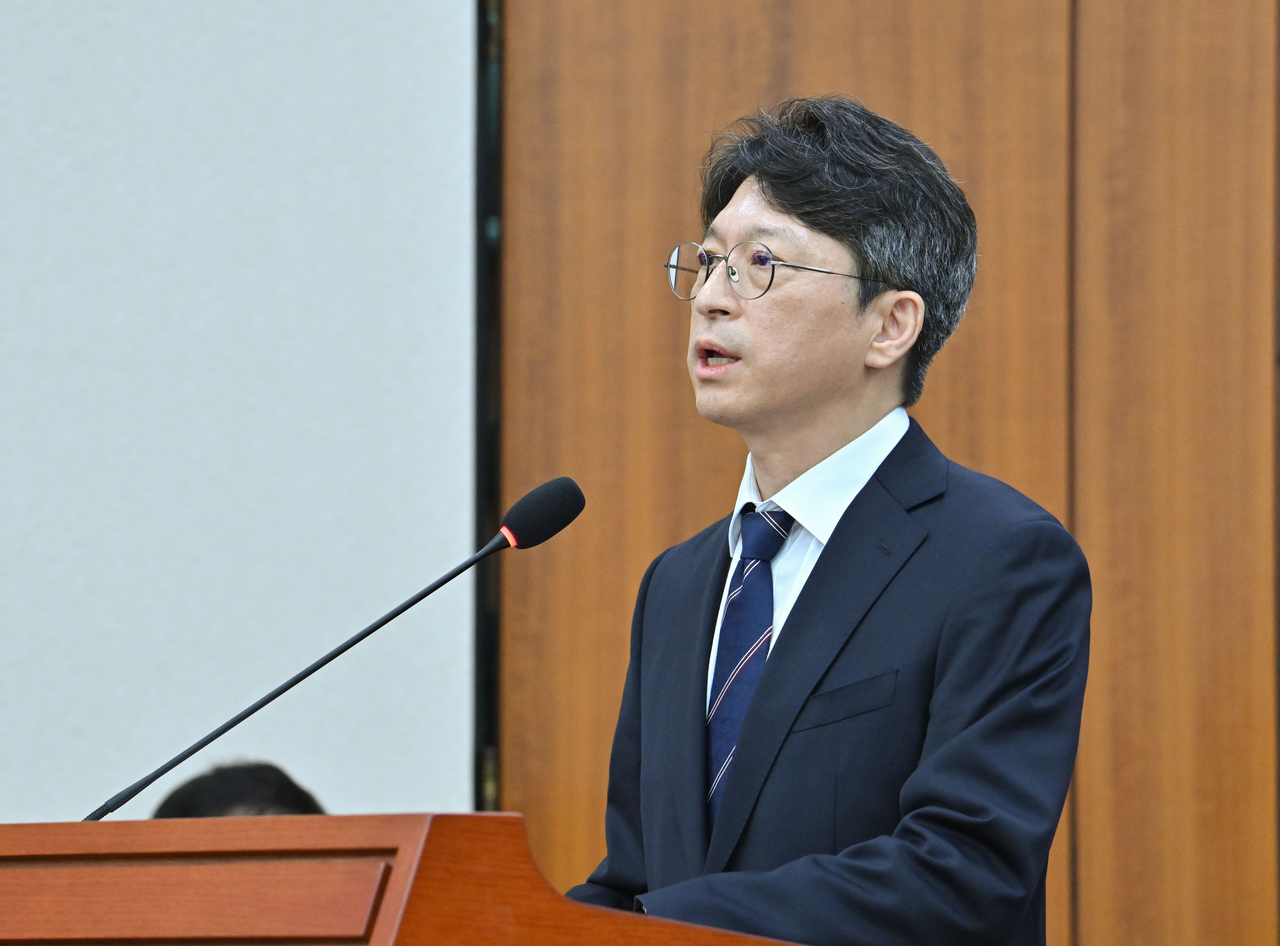 홍지선 국토교통부 장관 후보자가 16일 오전 서울 여의도 국회 국토교통위원회에서 열린 인사청문회에 참석해 모두발언을 하고 있다. 임세준 기자