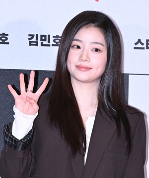 [포토] 채서안 ‘타짜4 많은 기대 부탁해요’