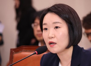 제2의 박영선?…“공세엔 해명, 정책엔 소신” 이소영, ‘규제개혁부 장관’ 될까[중기+]