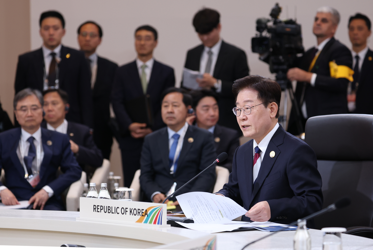 President Lee Jae Myung delivers an opening address at the first Korea-Central Asia Summit held at a hotel in Seoul on Wednesday. [Yonhap]