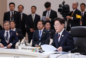 Lee calls for new era of Korea-Central Asia cooperation at inaugural multilateral summit