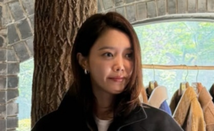 채정안, 롱 코트 입고 남다른 아우라..역시 패션 고수는 다르네