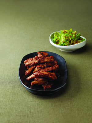 Dwaeji galbi gui, grilled marinated pork ribs
