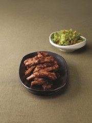Dwaeji galbi gui, grilled marinated pork ribs