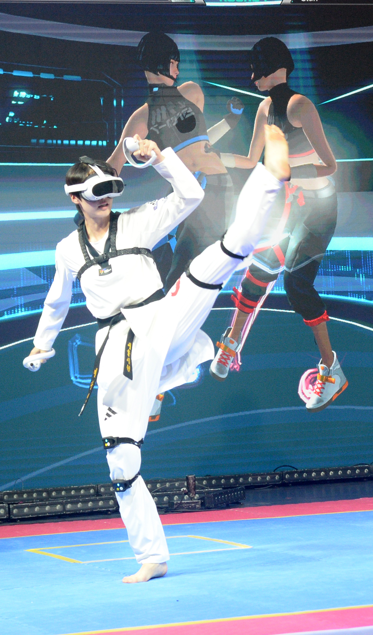 Lee Da-bin, a taekwondo medalist at the 2024 Paris Olympics, competes in a virtual taekwondo exhibition event. [Newsis]