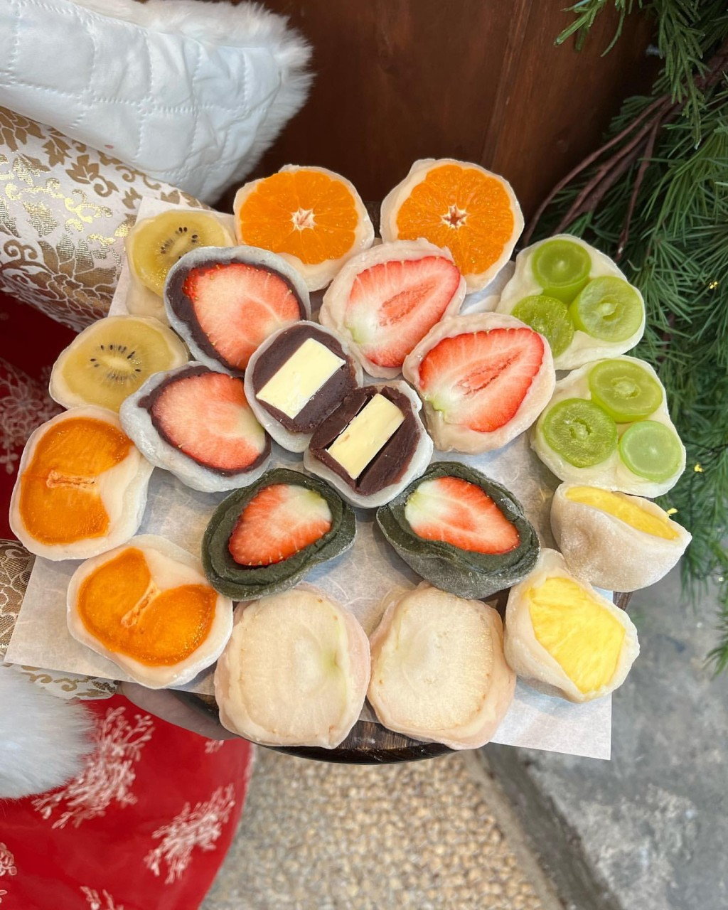 Chapssal tteok is wrapped around seasonal fruits from Han Jung Sun. (Han Jung Sun)