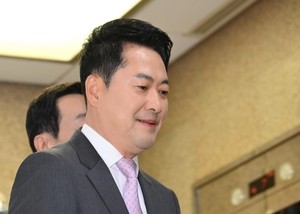 People Power Party leader Jang attends supreme council meeting