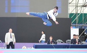 Taekwondo stunts dazzle Chuncheon crowds at world poomsae championship