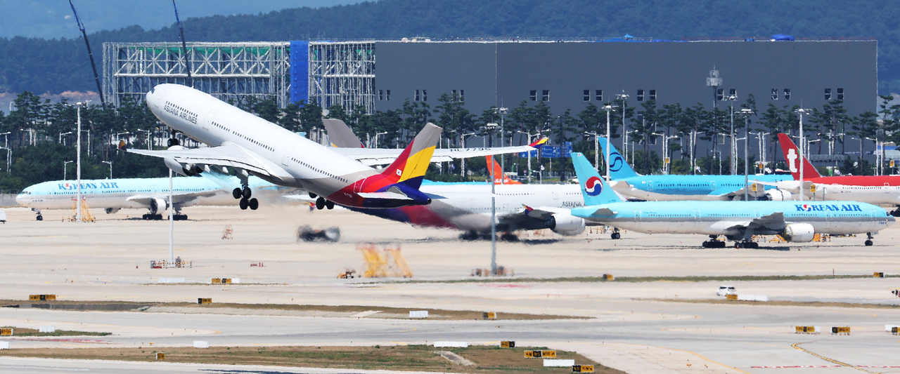 This file photo taken on Aug. 18, shows Incheon International Airport in Incheon, west of Seoul. (Yonhap)