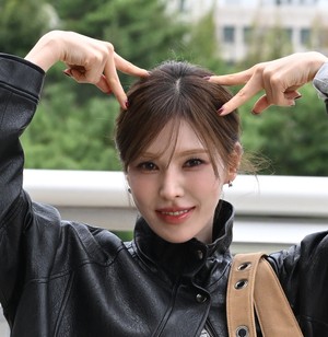 [포토] 레드벨벳 웬디 ‘고양이 귀 인사’