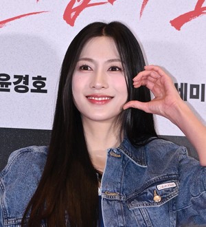 [포토]에이핑크 하영 ‘가을엔 역시 청청 패션’