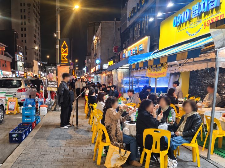 Sangbong Food Alley in Sangbong-dong, Jungnang-gu