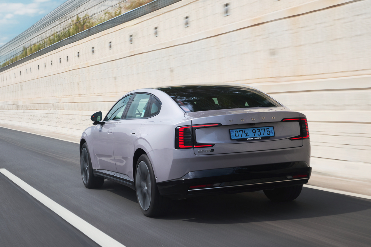 Volvo ES90 electric crossover sedan (Volvo Car Korea)