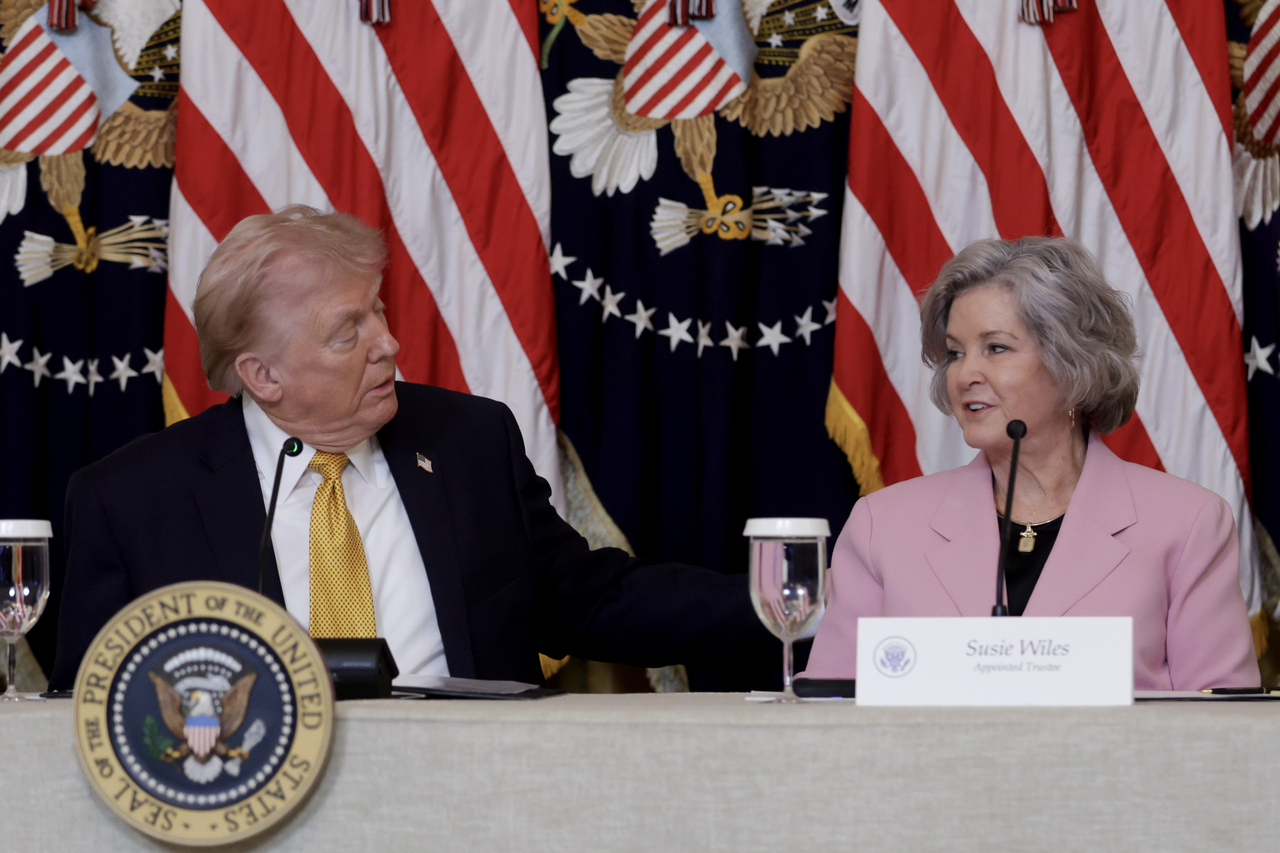 US President Donald Trump and White House Chief of Staff Susie Wiles [Getty Images]