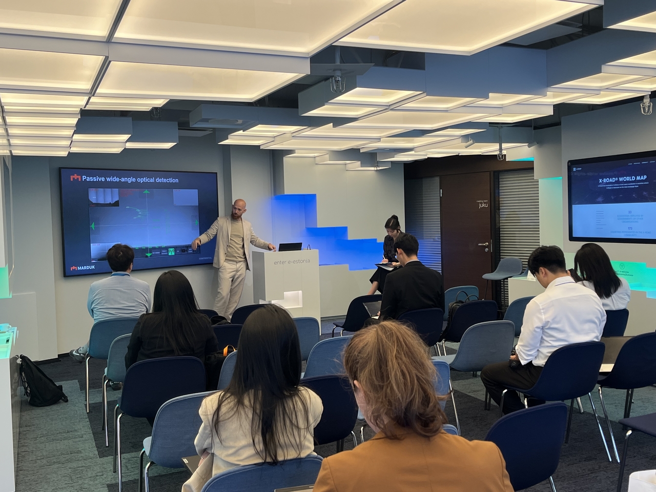 Rauno Lember, chief operating officer of Estonian counter-drone company Marduk Technologies, speaks with South Korean reporters at the EIS headquarters in Tallinn on Wednesday. (Joint Press Corps)