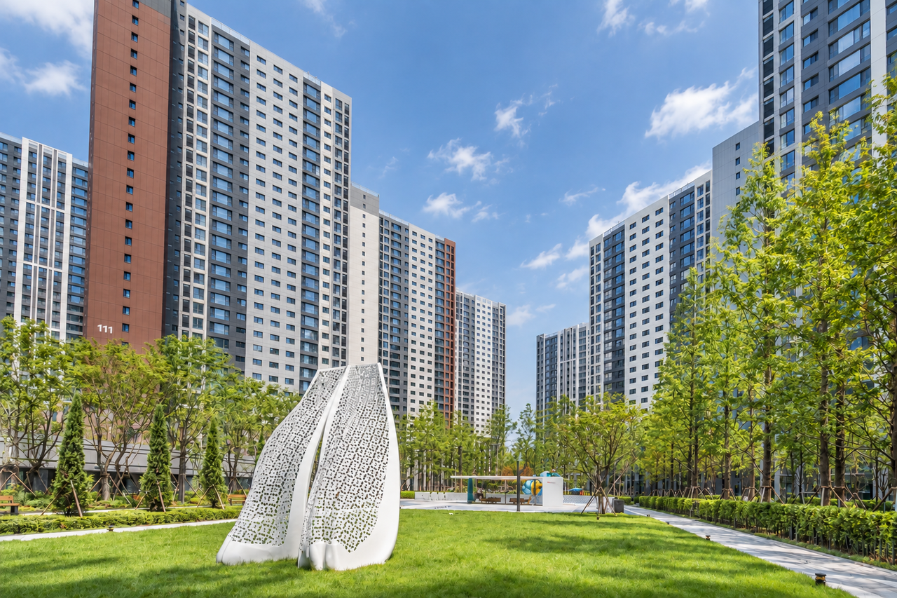 An aerial view of a Hanwha Forena apartment complex. [Hanwha Construction Division]