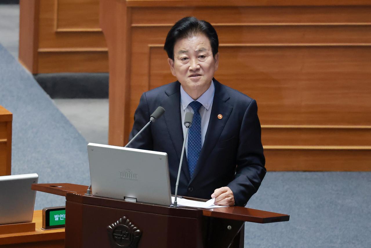 정동영 통일부 장관이 지난 10일 국회에서 열린 외교·통일·안보 분야 대정부질문에서 답변하고 있다. [연합]
