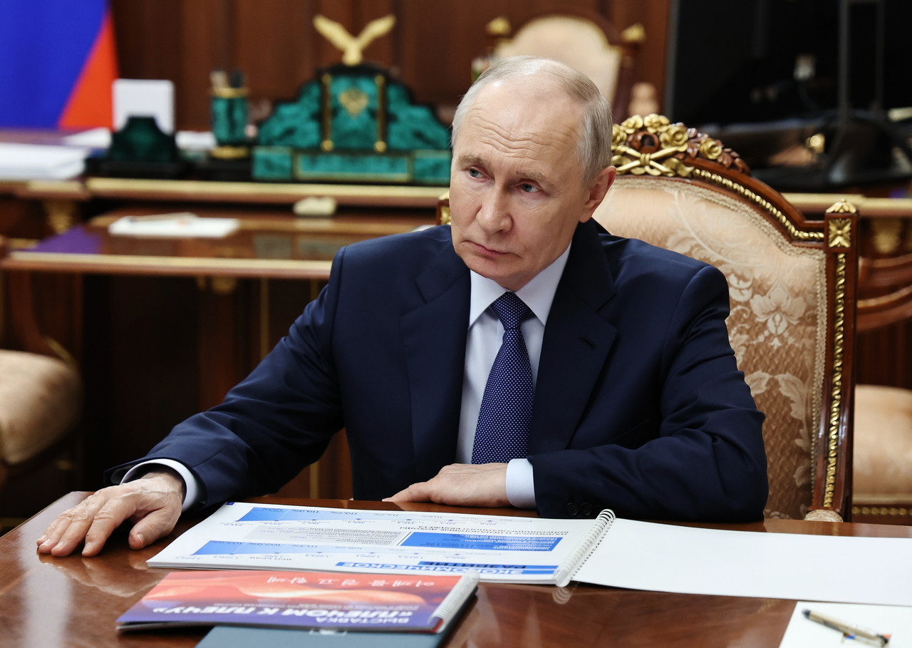 Russian President Vladimir Putin attends a meeting at the Kremlin, in Moscow, Wednesday.    (EPA-Yonhap)