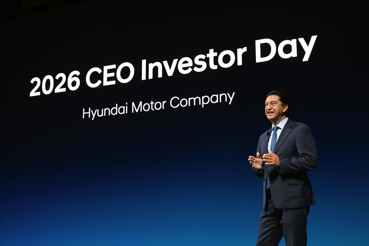 Hyundai Motor President and CEO Jose Munoz presents the company's mid-to-long-term business strategy at the 2026 CEO Investor Day held at Conrad Seoul in Yeongdeungpo-gu on Aug. 26. [Hyundai Motor]