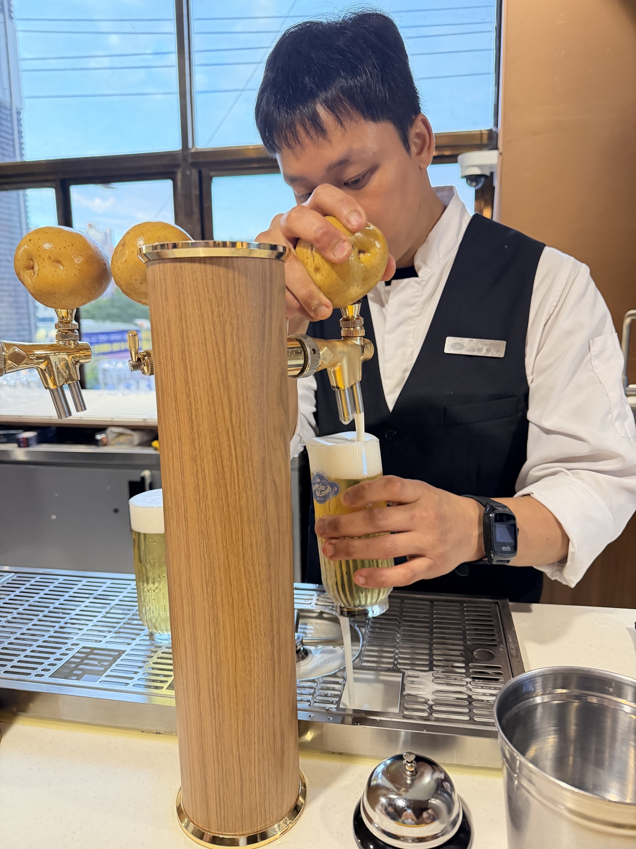 Potato craft beer at Gamja Island in Chuncheon, Gangwon Province (Hong Yoo/The Korea Herald)