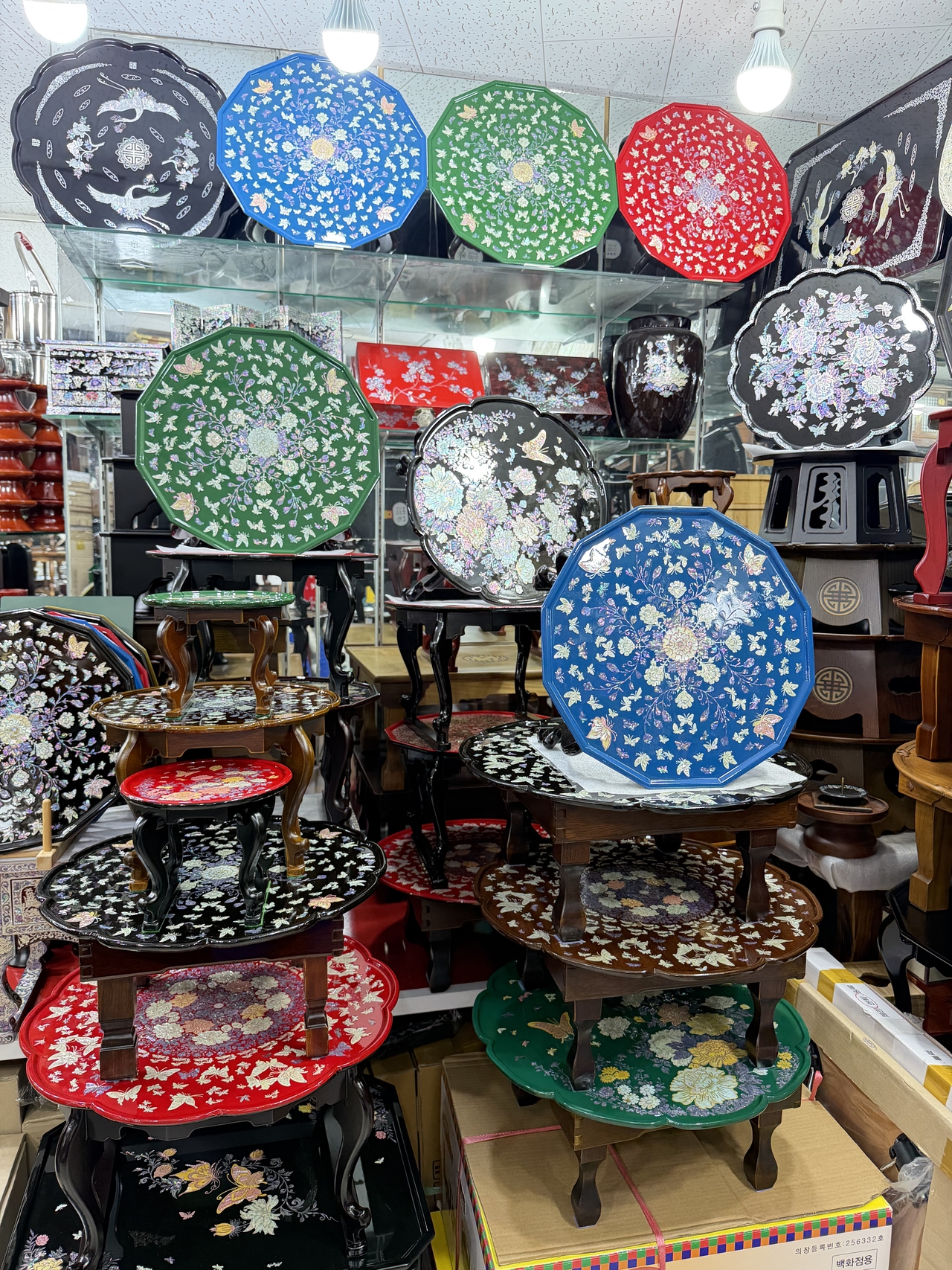 Artisan-made tea tables with mother-of-pearl inlay (Hong Yoo/The Korea Herald)
