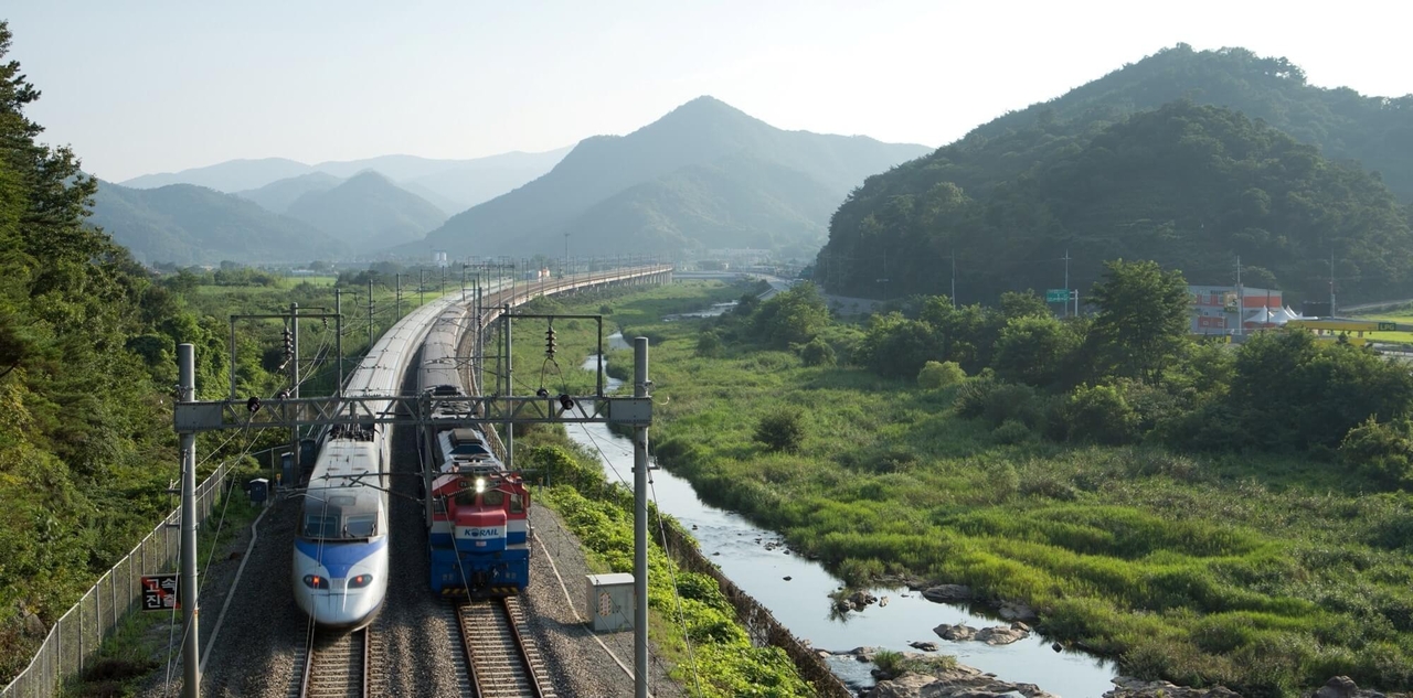 A KTX train [Korea Railroad Corporation]