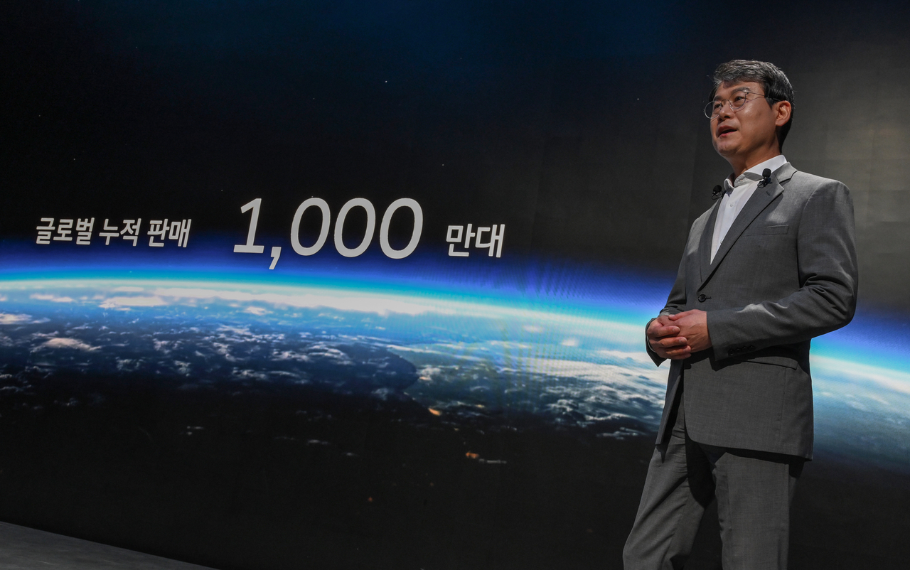 Yoon Hyo-jun, head of Hyundai Motor’s domestic business division, delivers welcoming remarks during the All-new Tucson media event at the CJ ENM Studio Center in Paju, Gyeonggi Province, Friday. (Hyundai Motor Group)