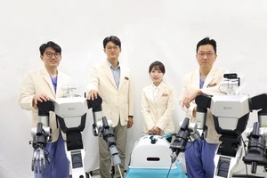 Samsung Medical Center unveils humanoid surgical assistant robot